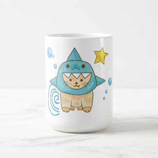 Cute beige cat in shark costume, aqua sea theme kaffemugg