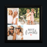 Cute Best Friends Bestie-skriptfotokollage Minnesask<br><div class="desc">En vänskaplig foto med plats för 3 foton. Anpassa den med foton av dina vänner och spara dina minnesmärken från roligtens tider tillsammans. Designad av Blackberry Boulevard.</div>