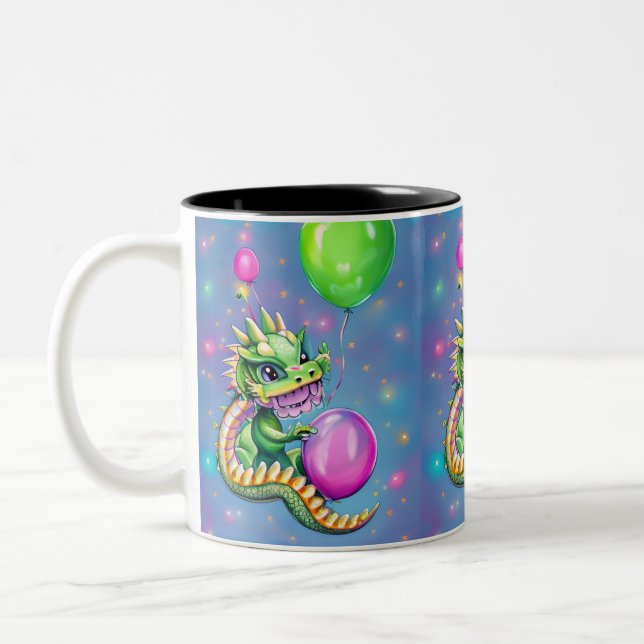 Cute Birthday Dragon med ballonger Två-Tonad Mugg (Vänster)