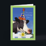 Cute Birthday för Son med ynka kupkort Kort<br><div class="desc">Pappert hälsningskort för en son. En ko som bär en party hatt och äter en daffodil är på omslaget. Art,  bild och versell copyright © Shoaff Ballanger Studios,  2022.</div>