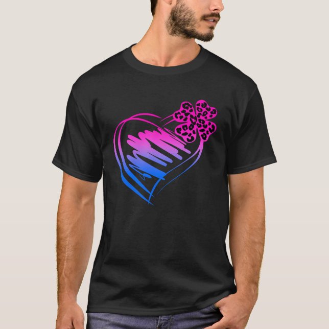 Cute Bisexual Irish Birish Leopard Shamrock Heart  T Shirt (Framsida)