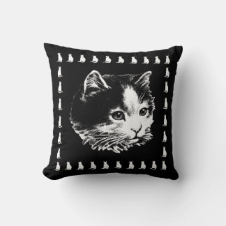 Cute Black and White Cat Pillow Kudde