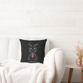 Cute Black Bunny med Chakra Rainbow Soul Kudde