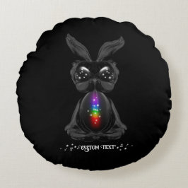 Cute Black Bunny med Chakra Rainbow Soul Rund Kudde