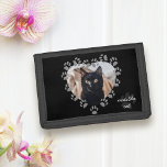 Cute Black Cat Photo Pet Paw Skriv ut Heart Ram<br><div class="desc">Se på plånboken för din svarta kattes kredit-kort. (hon har några - du vet bara inte var de är) Ladda upp fotot till grått-färgutskriften ram och lägg till namn (eller din)</div>