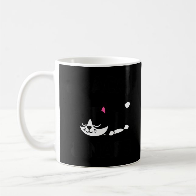 Cute Black Cat Snacks Naps Laps, som säger "Animal Kaffemugg (Vänster)