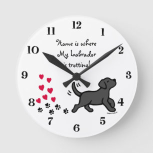 Cute Black Labrador Trotting Clock Rund Klocka