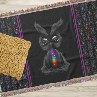 Cute Black Rabbit med Chakra Rainbow Soul Filt