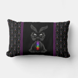 Cute Black Rabbit med Chakra Rainbow Soul Lumbarkudde