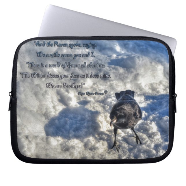 Cute Black Raven i Snö Photo Laptop Sleeve (Framsidan)