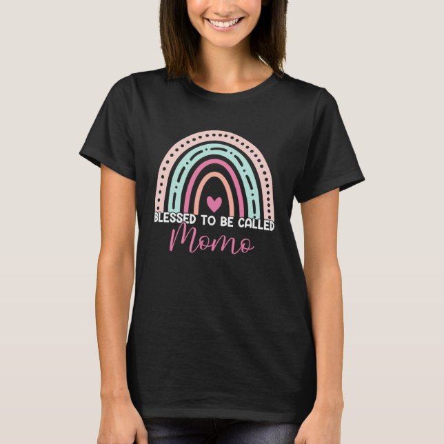 Cute Blessed To Be Called Momo Rainbow Mom Grandma T Shirt (Framsida)
