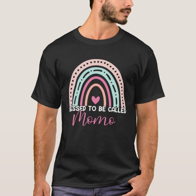 Cute Blessed To Be Called Momo Rainbow Mom Grandma T Shirt (Framsida)