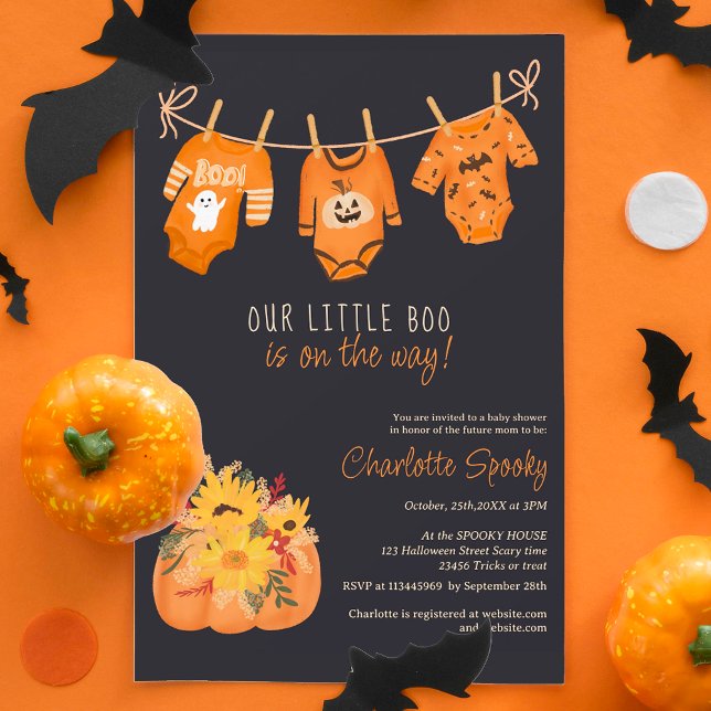 Cute blommigt Halloween, liten babydusch Inbjudningar (Cute floral Halloween little boo baby shower Invitation on dark)