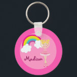 Cute Blonde Ballet Girl Anpassningsbar Nyckelring<br><div class="desc">Den här söta anpassningsbarna ballerina-presenten har en blond balettdansare en pointe under en söt regnbåge på en ljus rosa cirkel som gränsar till shock rosa. En vacker personlig för ett barn som dansar kärlek ballet.</div>