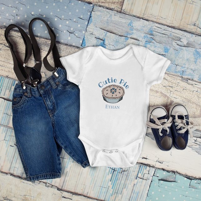Cute Blue Cutie Paj Pojke T Shirt (Cute Personalized Baby Name "Cutie Pie" Baby Boy Bodysuit. Hand-Drawn Blueberry Pie. )