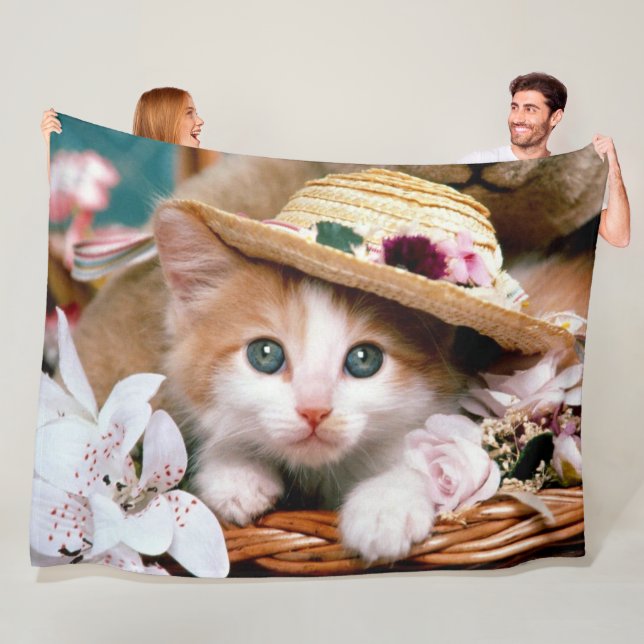 CUTE BLUE EYED KITTEN FLEECEFILT (På plats)