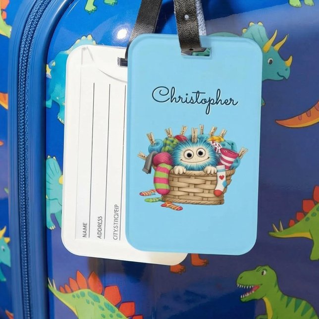 Cute Blue Fluffy Sock Monster Kids Design Bagagebricka (Skapare uppladdad)