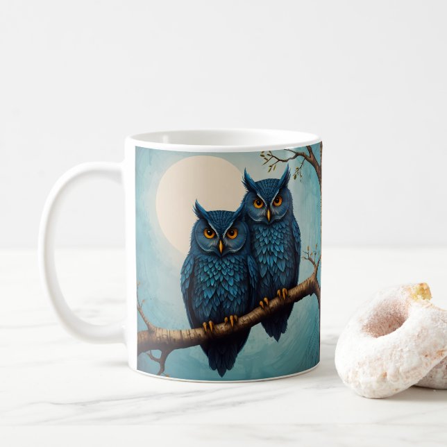 Cute Blue Pair Uggla sitta vid gren Kaffemugg (Med munk)