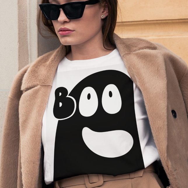 Cute Boo Ghost Halloween Theme black White T Shirt (Skapare uppladdad)