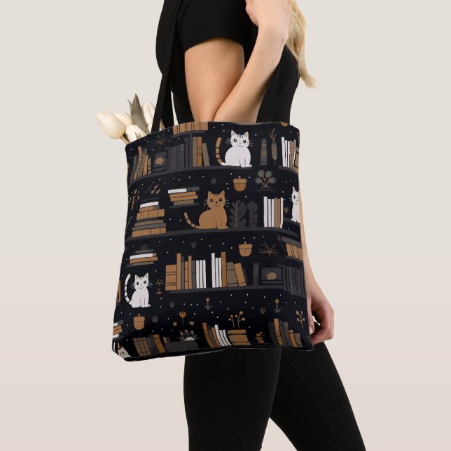 Cute Bookish Cats Bokar Brown Tygkasse (Närbild)