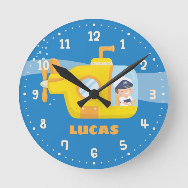 Cute Boy i Subsea Kids Namn Rum Wall Clock Rund Klocka (Framsida)