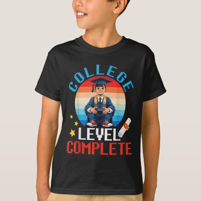 Cute Boy Studenten Gamer College Level Complete S T Shirt (Framsida)