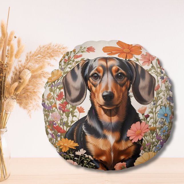 Cute Brown Dachshund och Cosmos Flowers Rund Kudde (Skapare uppladdad)