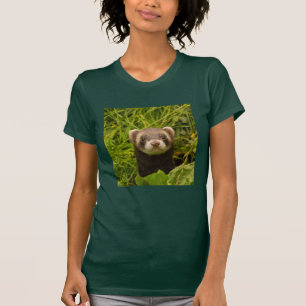 Cute Brown Ferret i Grass T Shirt