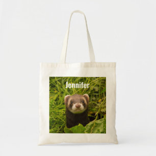 Cute Brown Ferret i Grass Tygkasse