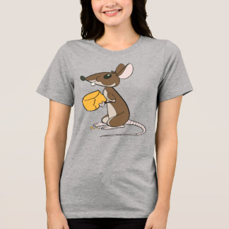 Cute Brown Mouse som håller en Biet av ost T Shirt