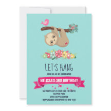 Cute Brown Sloth Hanging upp och ned på födelsedag