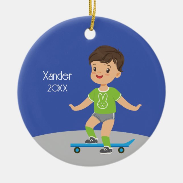 Cute Brunette Boy Skateboard Julgransprydnad Keramik (Framsidan)