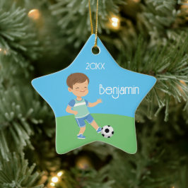 Cute Brunette Boy Soccer Personlig jul Julgransprydnad Keramik