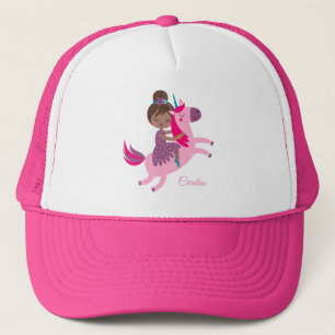 Cute Brunette Hved Girl Riding på Unicorn Keps
