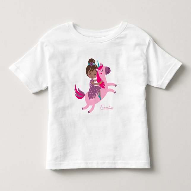 Cute Brunette Hved Girl Riding på Unicorn T Shirt (Framsida)