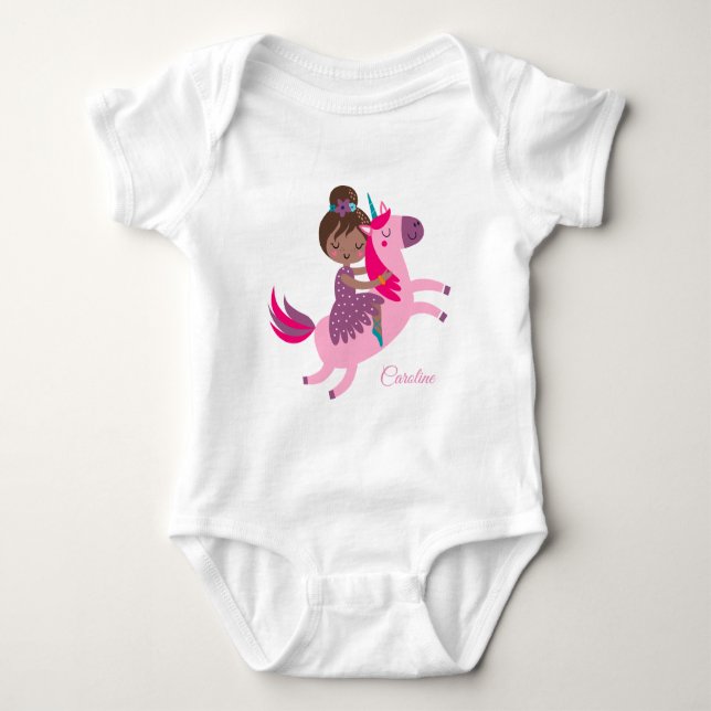 Cute Brunette Hved Girl Riding på Unicorn T Shirt (Framsida)
