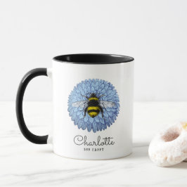 Cute Bumblebee på Blue Flower Lägg till ditt namn Mugg