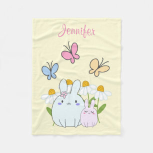 Cute Bunnies med Vår Daisy och fjärilar Fleecefilt