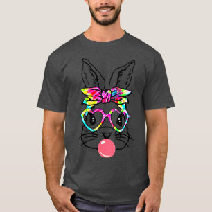 Cute Bunny med Bandana Heart Glass Bubblegum Ea T Shirt