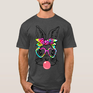Cute Bunny med Bandana Heart Glass Bubblegum Ea T Shirt