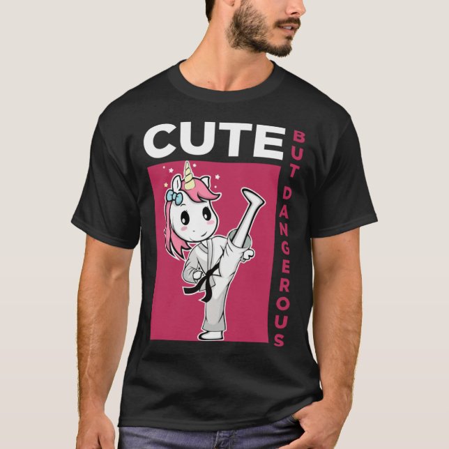 Cute but Dangerous Karate Taekwondo Unicorn Karate T Shirt (Framsida)
