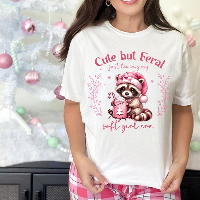Cute but Feral Raccoon Girl Rosa jul T Shirt (Cute Christmas t-shirt gift idea for Women, cute but Feral)