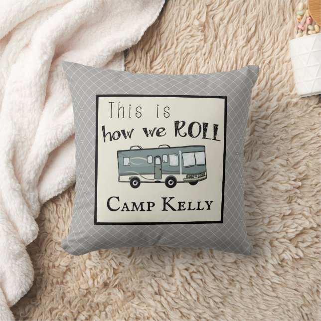 Cute Camping RV "this is we Roll"-Personlig Kudde (Filt)