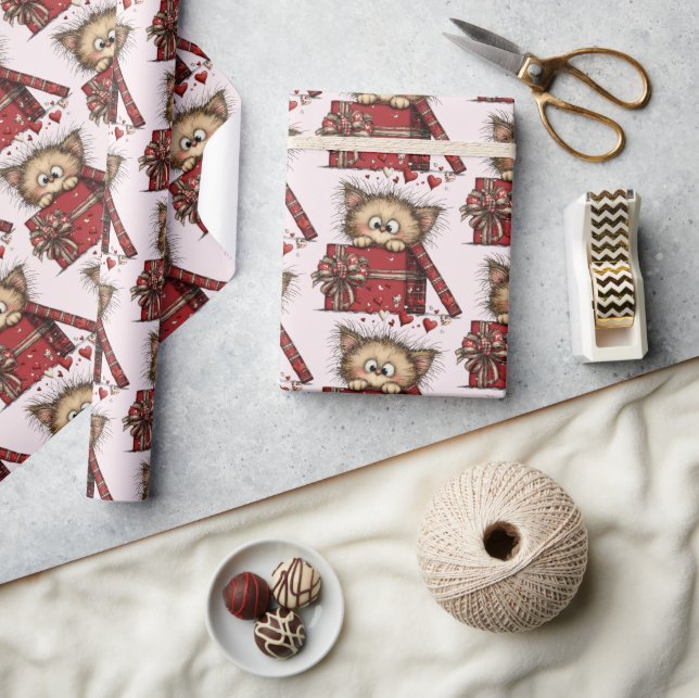 Cute Cartoon Kitten in a Box with Hearts Pattern Presentpapper (Hantverk)