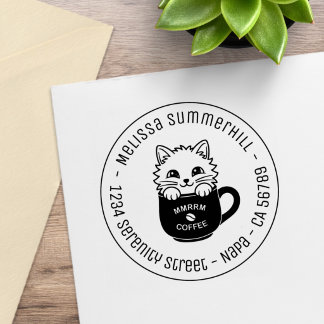 Cute Cartoon Kitten in Coffee Mug Round Address Stämpel