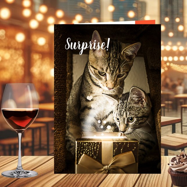 Cute Cat Heart Valentine Day Card Kort (Cute cat Valentine's Day card featuring a kitten who received a red heart toy to play)
