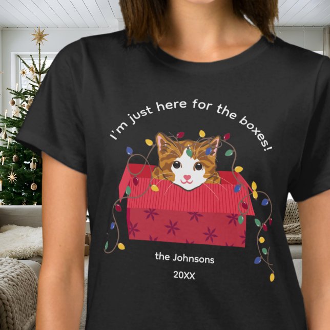 Cute Cat in a Box Here for the Boxes Christmas T Shirt (Skapare uppladdad)