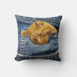 Cute cat in jeans fiffel illusion kudde