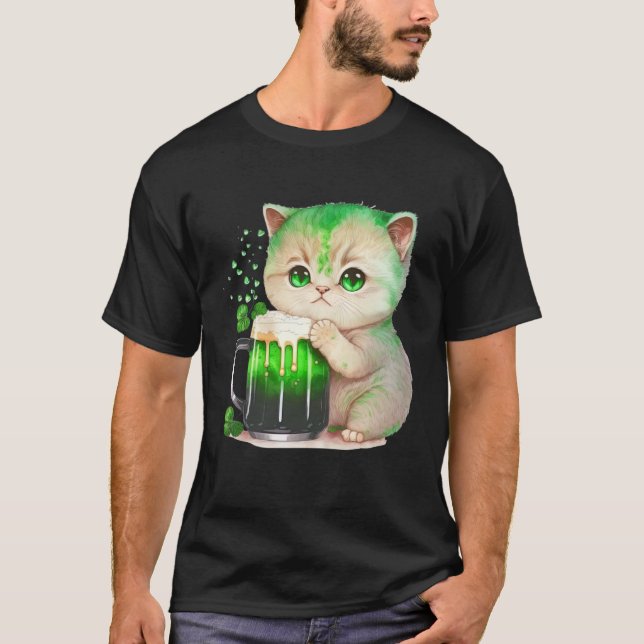 Cute Cat Loves Beer St Patrick s Day Cat T Shirt (Framsida)