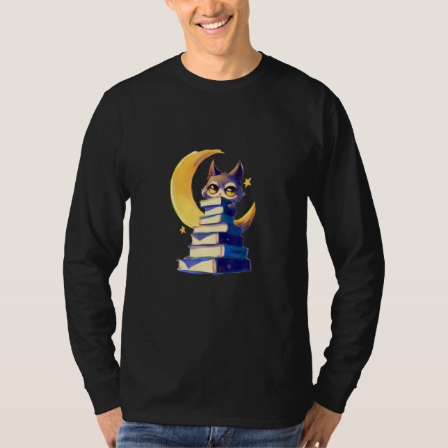Cute Cat On A Stack Of Books In Moonlight T Shirt (Framsida)